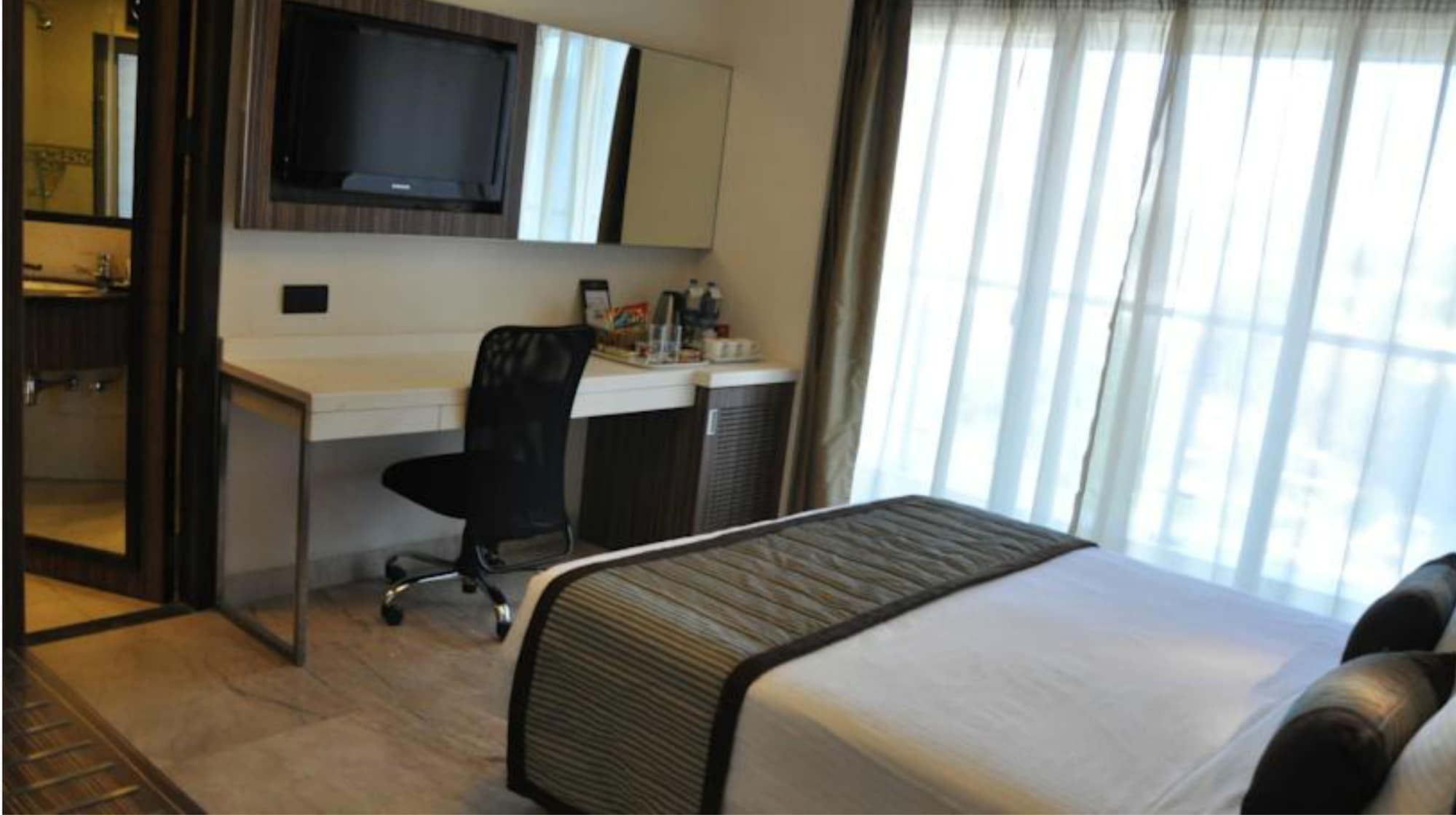 Residency Sarovar Portico Мумбаи Экстерьер фото