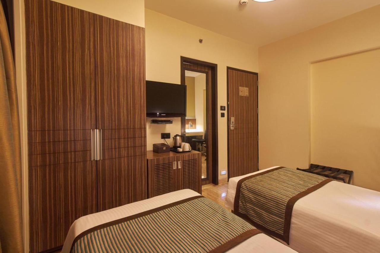 Residency Sarovar Portico Мумбаи Экстерьер фото